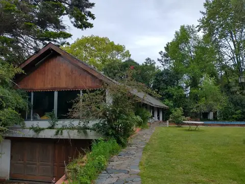 Casa 6 ambientes con 5 baños