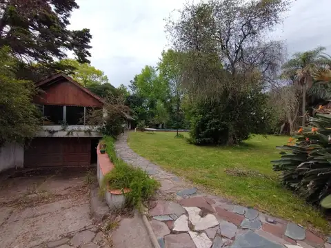 Casa en Venta con 10 cocheras