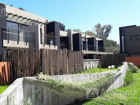 Espacio Las Cavas 100