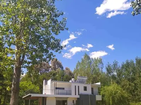 Casa en Venta en 25 de Mayo, USD 320.000