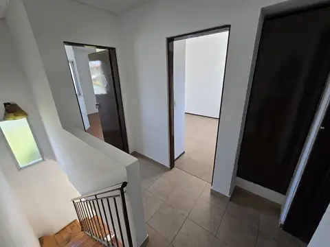 Depto Tipo Casa en Alquiler en Lanus Este, $ 550.000