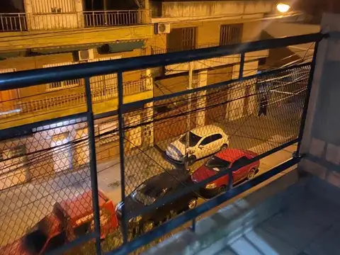 DPTO AL FRENTE CON BALCON