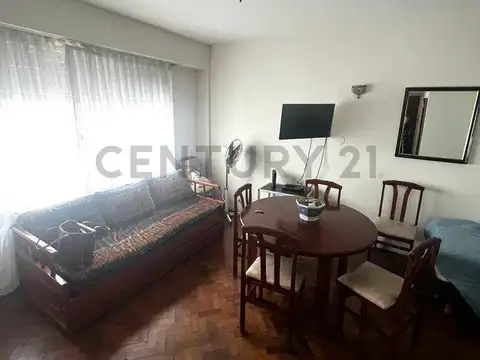 Carlos Pellegrini 400, Piso 0