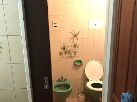 Casa 7 ambientes con 5 baños