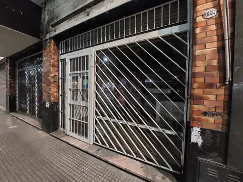 Local en alquiler sobre Av. Rivadavia 1835 CABA
