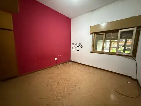 Casa 3 ambientes ideal inversor en Villa Luzuriaga