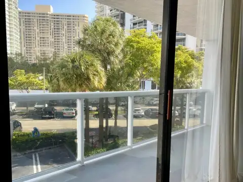 E Country Club Dr 20500