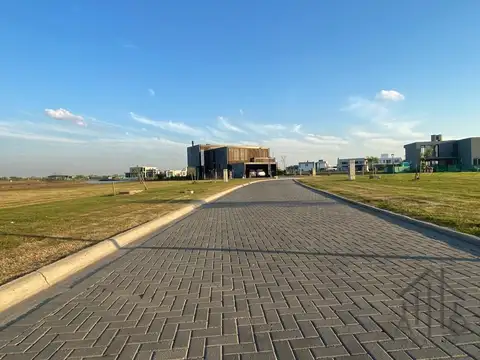 Terreno en Venta 20  mts Fondo