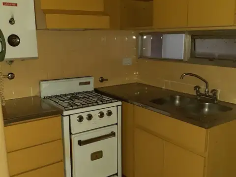 Departamento interno sin balcon , cocina separada , lavadero, placares y baño BAJAS EXPENSAS