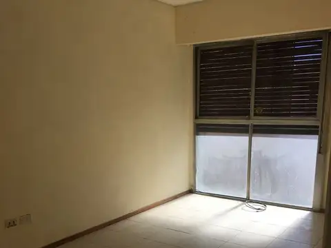 Departamento interno sin balcon , cocina separada , lavadero, placares y baño BAJAS EXPENSAS