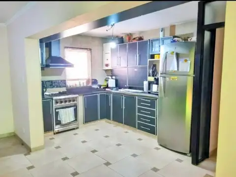 Departamento 5 ambientes con 2 baños