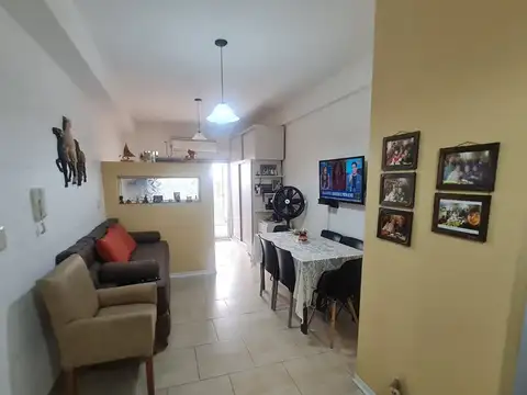 Depto Tipo Casa 2 ambientes con 1 baño