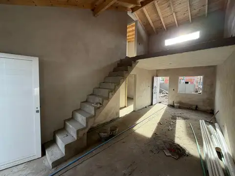 Casa 5 ambientes con 2 baños