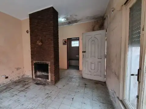 Casa 4 amb con Galpón  venta