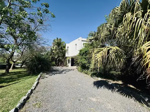Casa en Venta a la laguna central en Santa Barbara - Apto credito