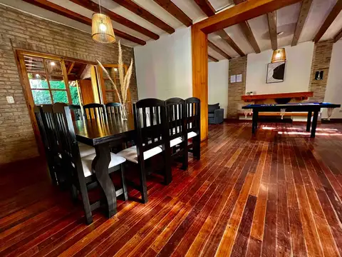 Casa 6 ambientes con 2 baños