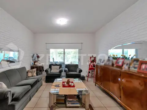 Departamento en venta tres dormitorios CC. Pueyrredon en planta baja