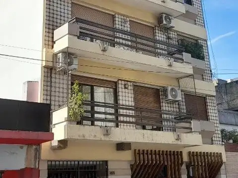 PISO 2amb + ESCRITORIO + TERRAZA ( 9x3mts )