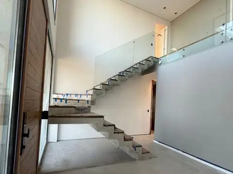 Casa en Alquiler de 4 dormitorios