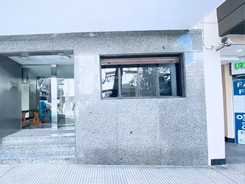 Departamento Monoambiente en Planta Baja con Patio Interno - Luminoso