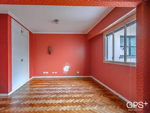 Departamento 8 ambientes con 2 baños