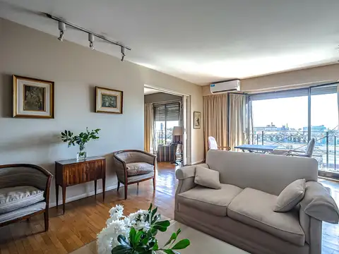 Departamento 8 ambientes con 2 baños