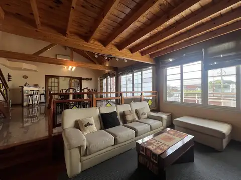 Casa 7 Ambientes sobre 2 Lotes | Pileta, Quincho y Playroom | San Justo