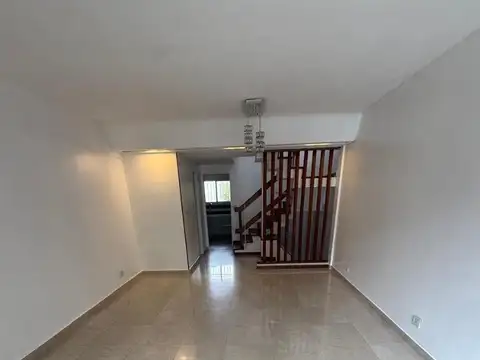 PH TIPO CASA 4 AMBIENTES  JARDIN I PARRILLA I 2 COCHERAS I