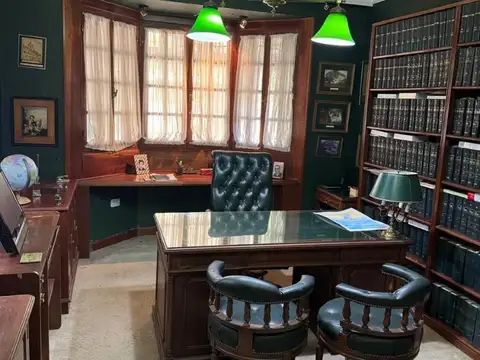 Casa en Venta con 7 cocheras