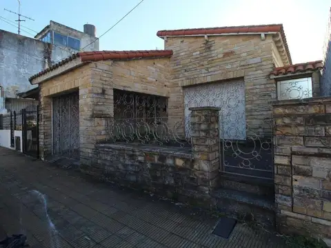 CASA CHALET DE 3 AMBIENTES LOTE PROPIO CON COCHERA