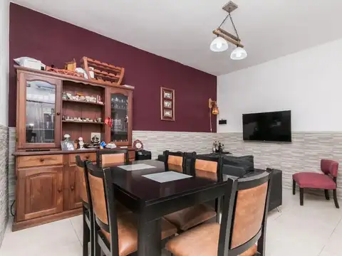 Depto Tipo Casa en Venta con 1 cocheras