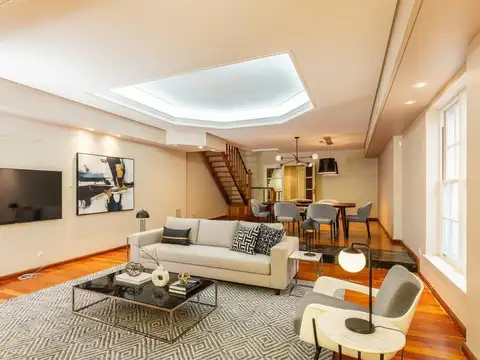 Casa de 5 ambientes en  Venta en Ramos Mejía con Quincho y Pileta