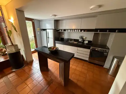 Martín García al 3000/ Quilmes / Casa de 4 Ambientes con Patio / Venta