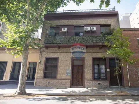 Venta de casa y 3 apartamentos en Palermo