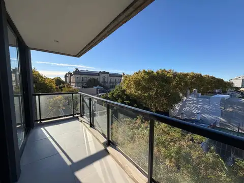 GRAN MONOAMBIENTE A ESTRENAR AL FRENTE CON BALCON CORRIDO