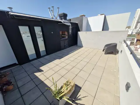 Excelente Triplex 3 Ambientes c/Balcon Aterrazado - Cochera - Parrilla