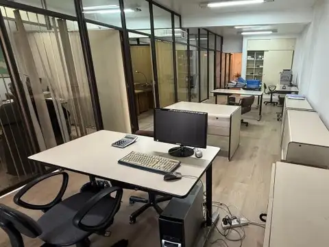 Oficina en Venta con 2 cocheras