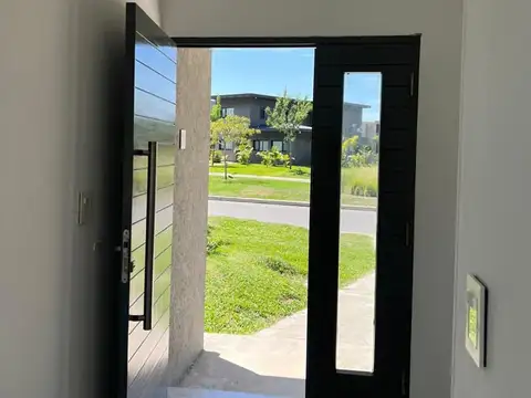 Casa  en Alquiler en Araucarias, Puertos, Escobar