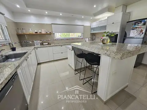 Casa en Venta en Lujan, USD 250.000