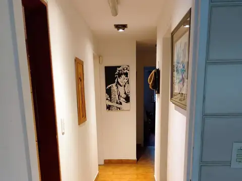 Casa 8 ambientes con 6 baños
