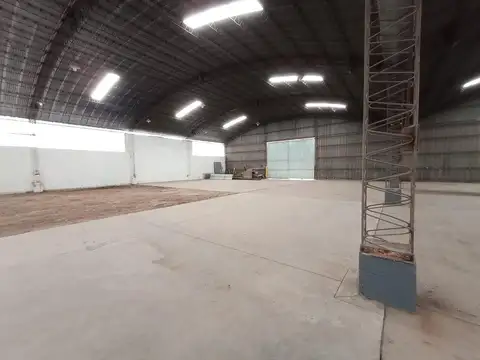 ALQUILER IMPORTANTE GALPON EN LUJAN RUTA 7