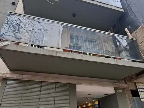 2 amb 66m2 c/patio cocina indep c7lavadero y un medio ambiente mas con Placard Flores