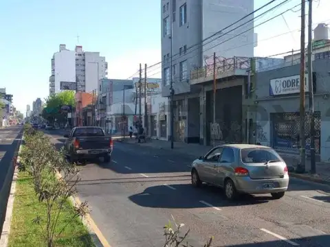 Local en Venta en Lanús Oeste, USD 390.600