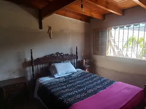 Casa 7 ambientes con 2 baños