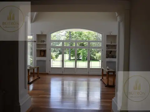 Casa en Alquiler Temporal con 3 cocheras