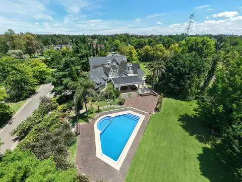 Casa en alquiler, con pileta/parrilla/cine en Saint Thomas canning