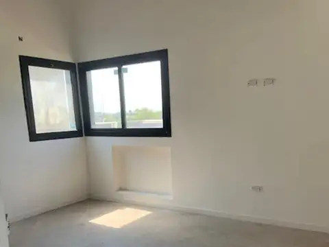 Casa en venta de 4 ambientes en San Alfonso, Pilar del este