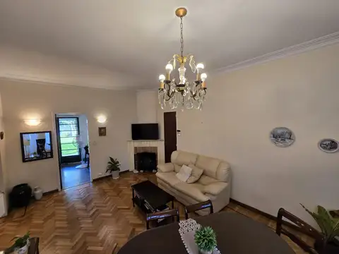 Casa 7 ambientes con 3 baños