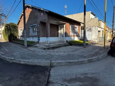 Casa en venta c/ cochera en Gualeguaychú