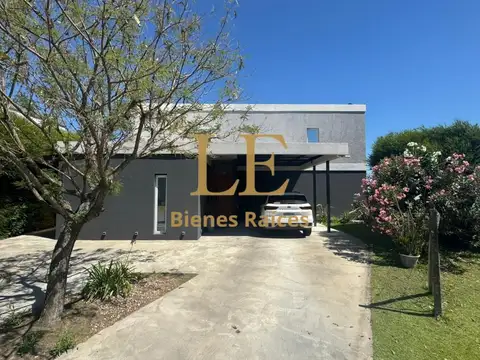 Casa en Venta con 6 cocheras